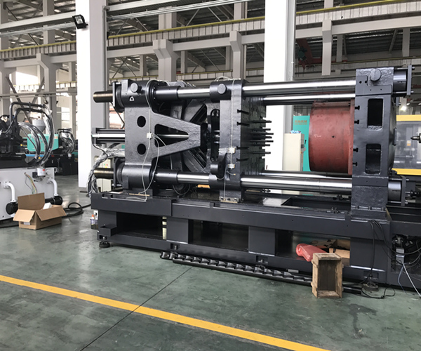 Volledig Automatische Plastic Stoel die tot Machine maken Servopomp 800 Tonpid Temperatuurcontrole