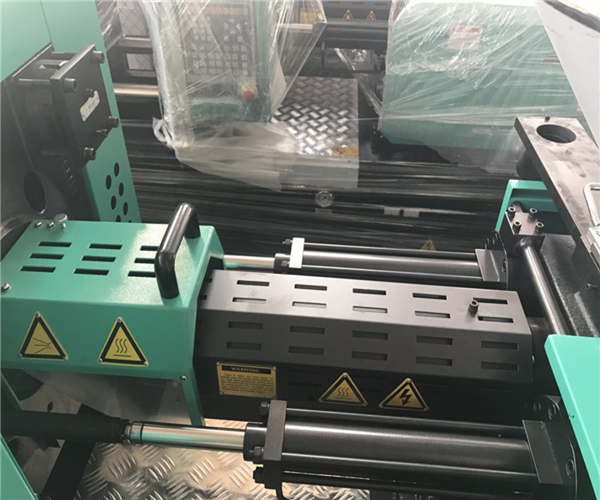 Hydraulische Automatische Injectie het Vormen Machine 900 KN met Servoaandrijving